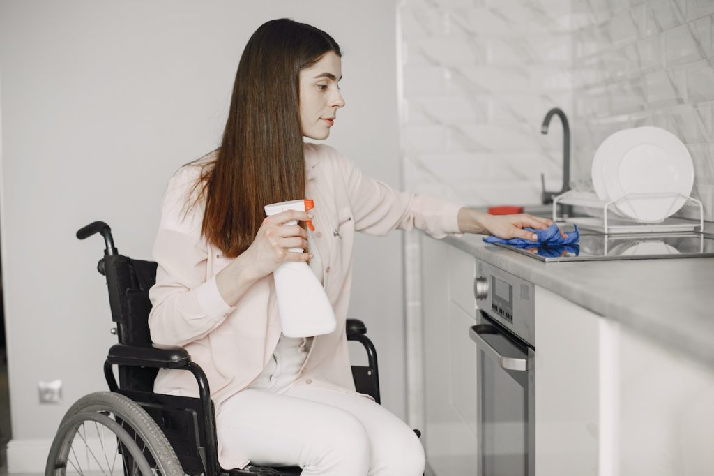 Reformas y adaptaciones para personas con discapacidad o movilidad reducida 3 Reformas y adaptaciones. Cocina adaptada con comodidad para personas con movilidad reducida