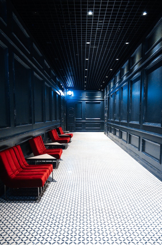 Instalación de climatización y aire acondicionado 2 Un espacio acogedor y elegante: Sala de espera del teatro con diseño cautivador