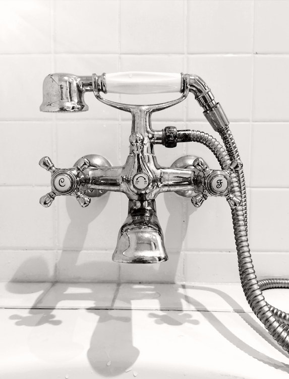 Instalación de grifería y accesorios de baño y cocina 2 Grifo de ducha estilo moderno con toque vintage