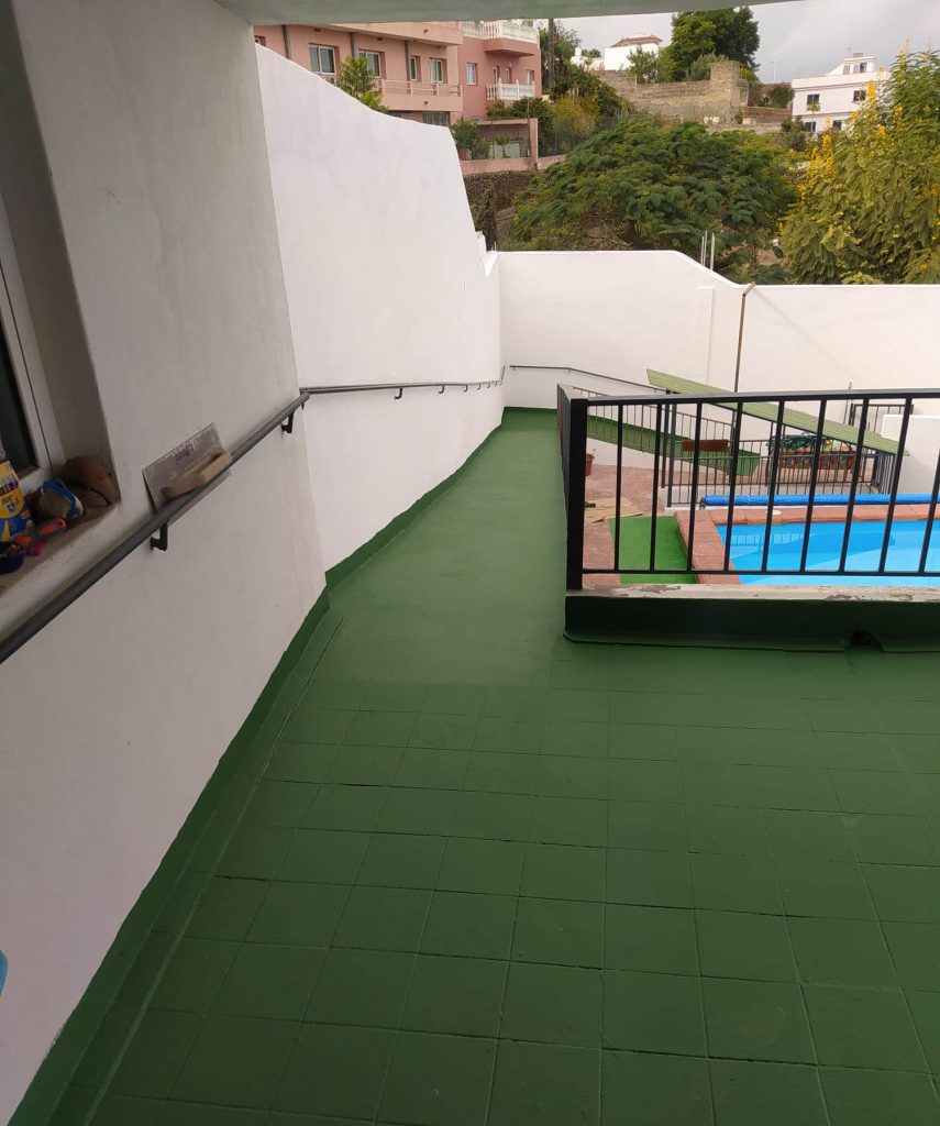 Renovación de una Rampa: Transformando un Espacio Desgastado en un Lugar Seguro y Funcional 3 x terraza y rampa despues2